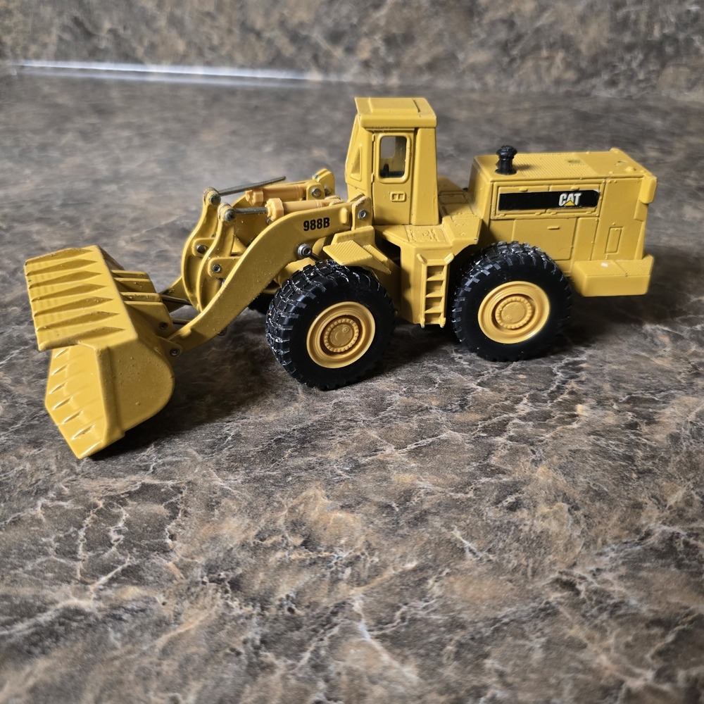 1990 Collector Edition ERTL CAT 988-B Wheel Loader 1:50 Diecast Model